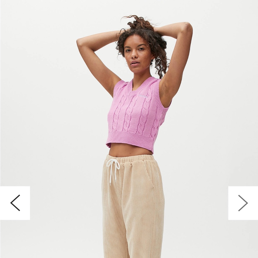 Urban Outfitters iets frans... Cable Knit Cropped Sweater Vest